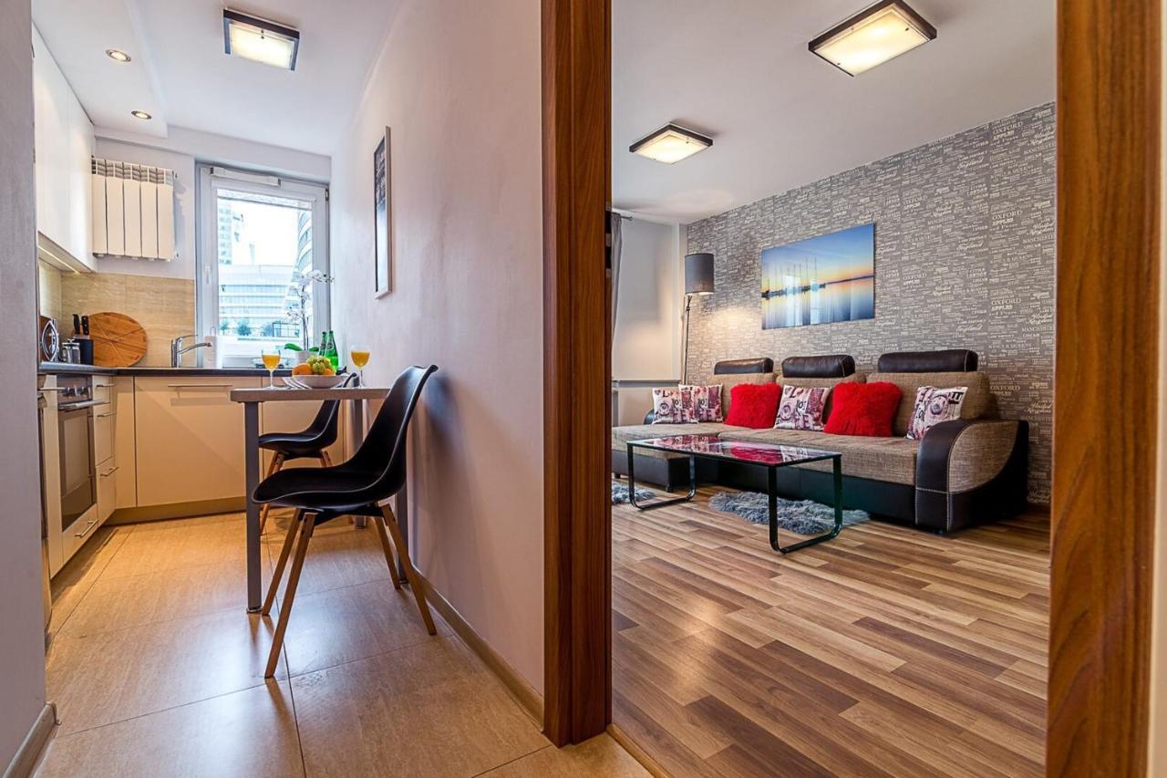 Panska 3 - Apartment With Balcony By Noclegi Renters Warschau Buitenkant foto